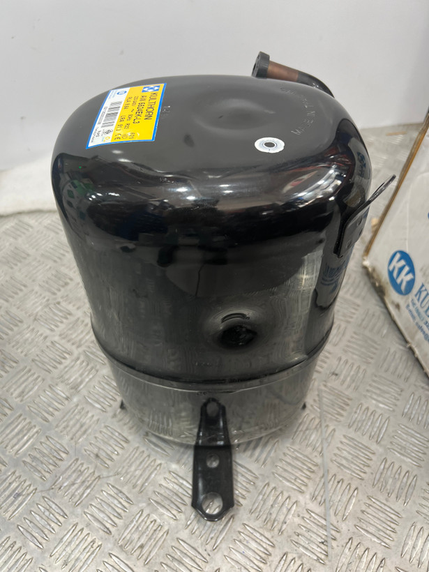کمپرسور پیستونی AW5524 کولترون تایلندی 18هزار Kulthorn سه پایه